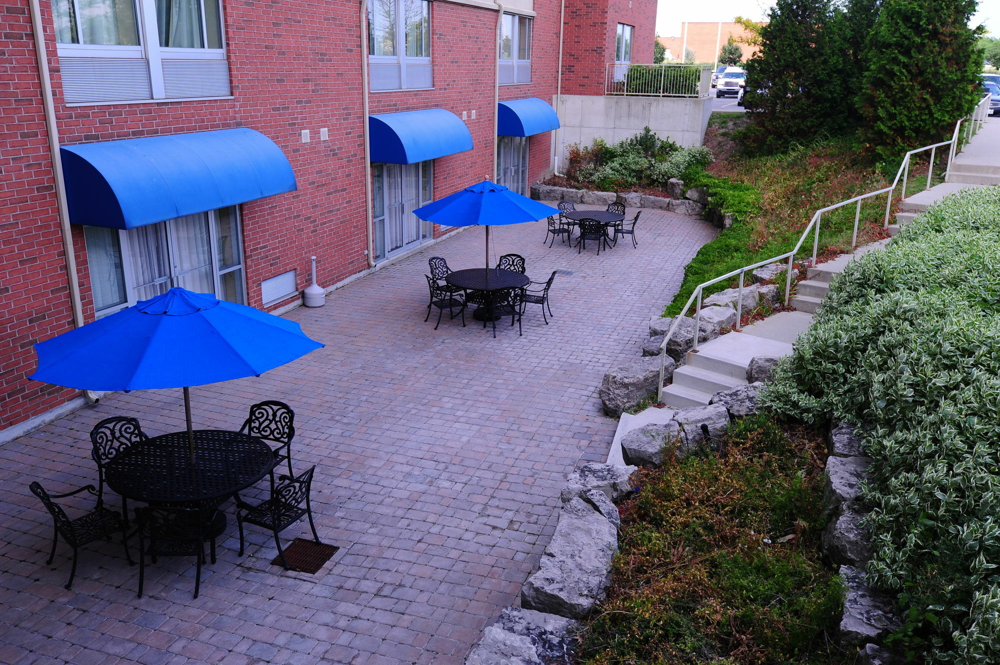 Monte Carlo Inn Vaughan Suites Exterior photo